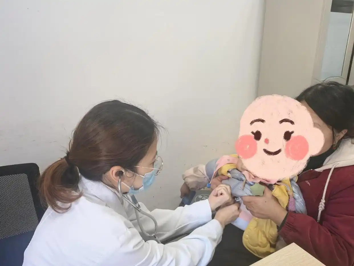 儿科医生紧急提醒：孩子晨起咳嗽频发，这种病已进入高发季，家长务必警惕
