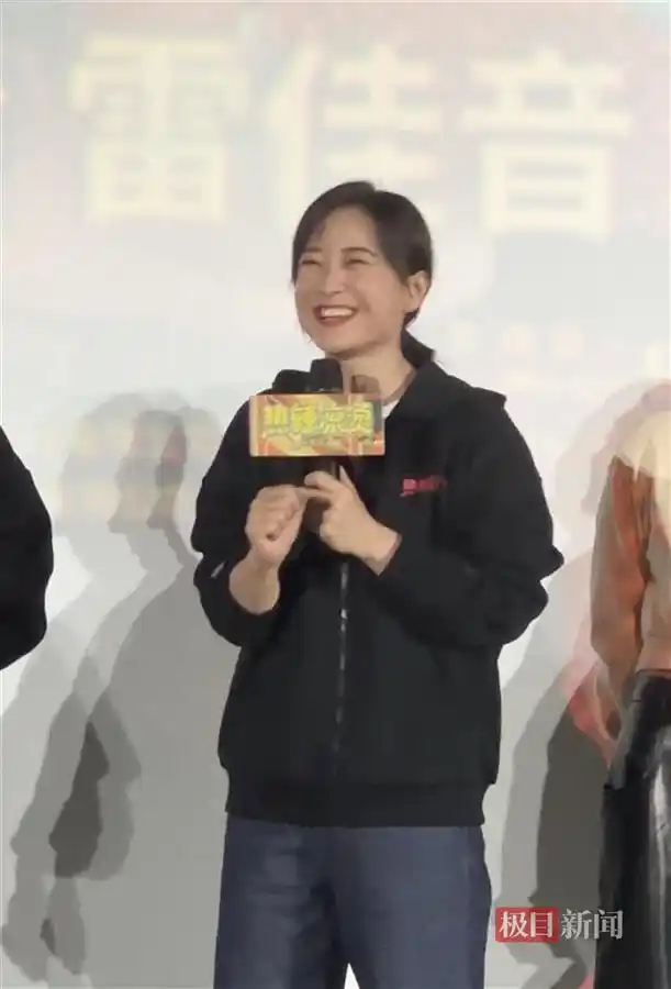 故里重逢赞清丽，贾玲返襄阳引关注，新作《转念花开》初露锋芒