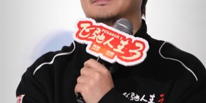 《飞驰人生3》片段：沈腾90秒换胎 默契满分