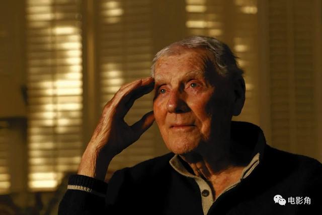 《蝙蝠侠》的导演罗伯特·巴特勒因年迈辞世，享寿95岁