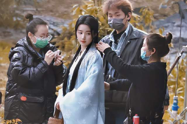 《入青云》的主演确定为卢昱晓和陈星旭，编导团队经验丰富，但番位安排成为了一个难题