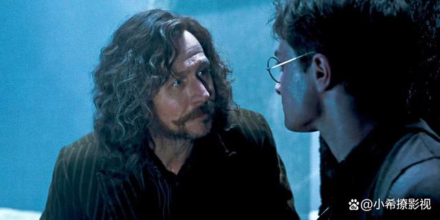 《哈利·波特》男星加里·奥德曼：冰湖“躺尸”场景成最具挑战性时刻