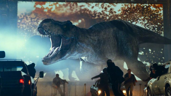 环球开发《侏罗纪世界》新片，以过去的编剧为主笔创作剧本