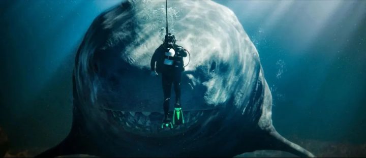 电影频道将于2月14日19:55首播吴京主演的《巨齿鲨2》