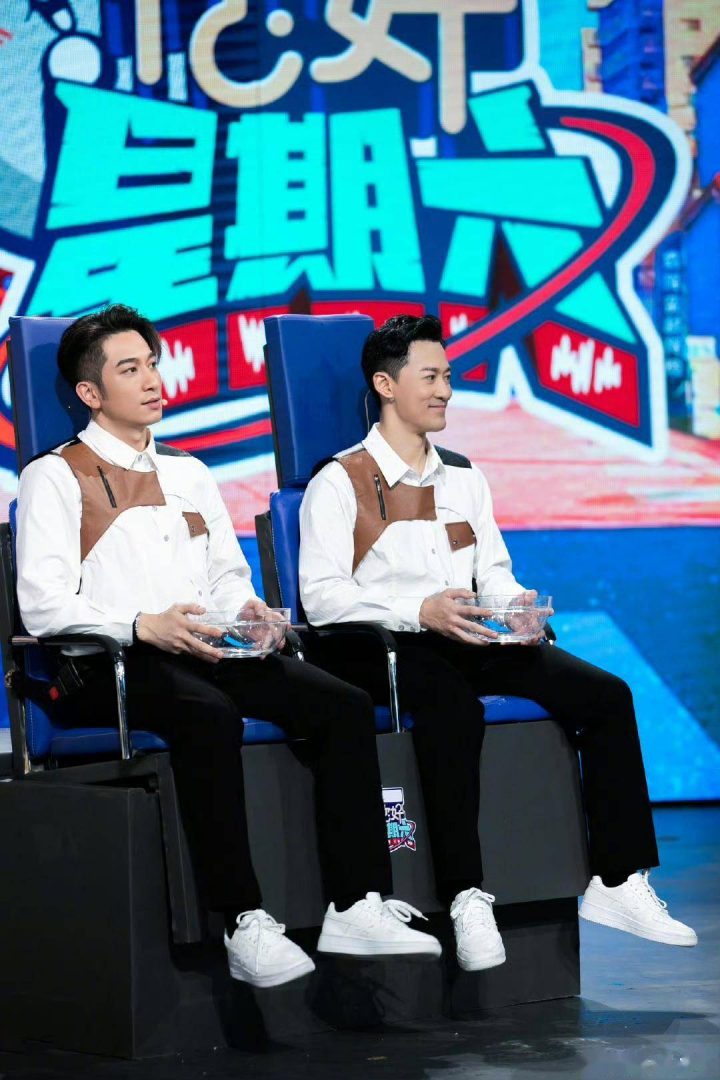 期待观众瞩目！TVB前小生吴卓羲宣布回归乐坛，与林峯、黄宗泽聚首成焦点