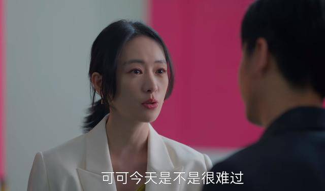 顾茉莉的“冷”：离婚不带娃，活出了女性的洒脱生活