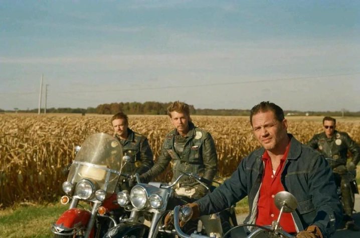 《摩托车手》新海报及剧照发布，汤姆·哈迪主演的电影将于6月21日上映-1