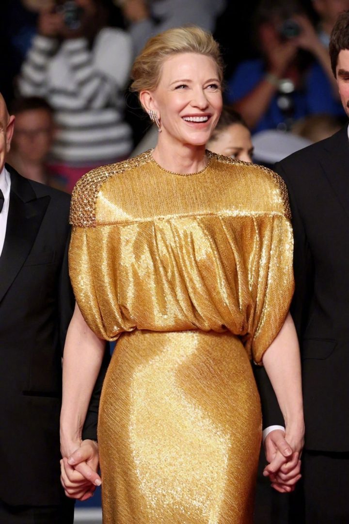 凯特·布兰切特以新片《谣言》亮相戛纳电影节，被誉为黄金女神！-1