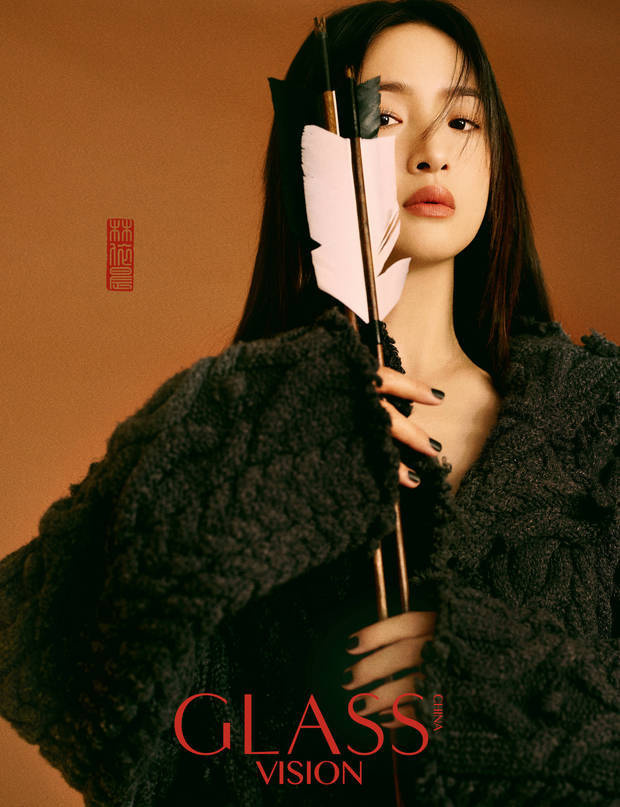 朱茵、林依晨、李一桐：三代《黄蓉》杂志同框-3