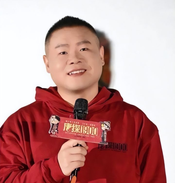 偶遇岳云鹏：北京医院戴口罩，状态佳-3