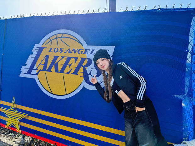 宋雨琦亮相NBA全明星赛，与姚明、麦迪合影留念-2