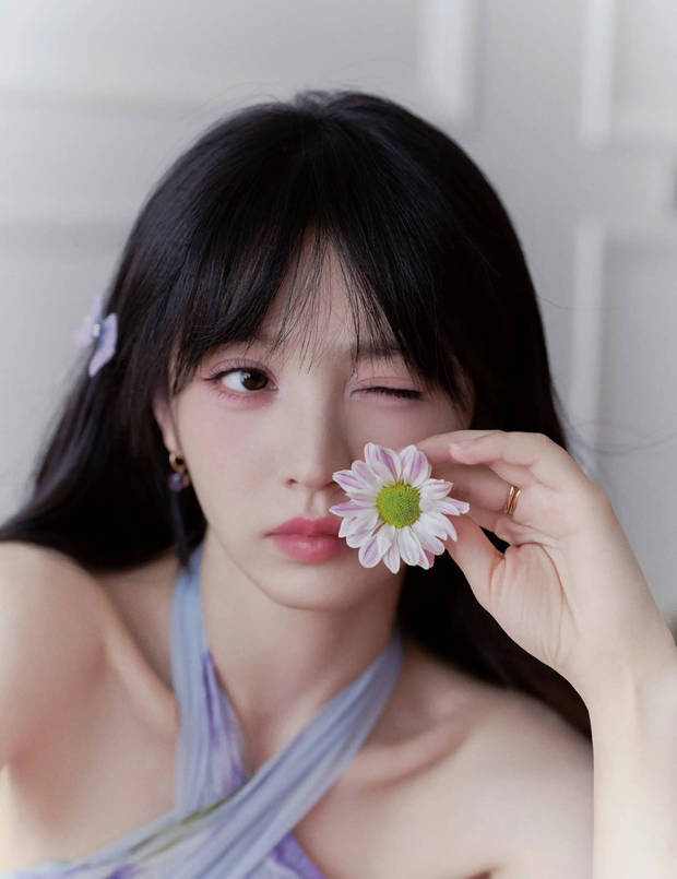 田曦薇《紫色挂脖长裙》微卷簪花，灵动如精灵-1