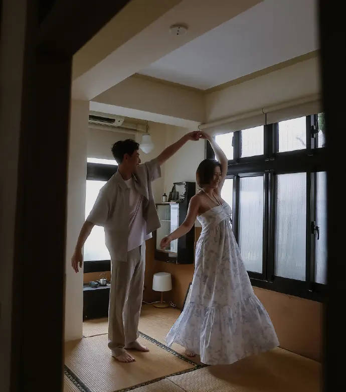 刘品言婚纱美照曝光，喜讯：婚讯与孕事双至-1