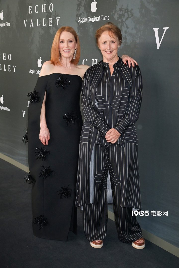 《回声谷》欧洲首映：摩尔母女闪耀登场-2