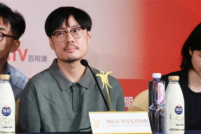 亚新奖评委会面 董子健张子枫谈新人往事-3