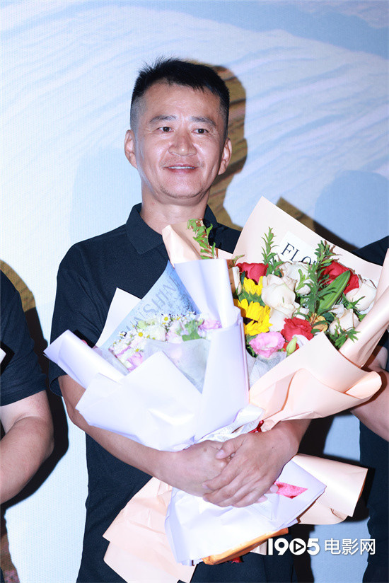 《老马的背包》北京首映 李嘉明苦练陕西话演角色-3