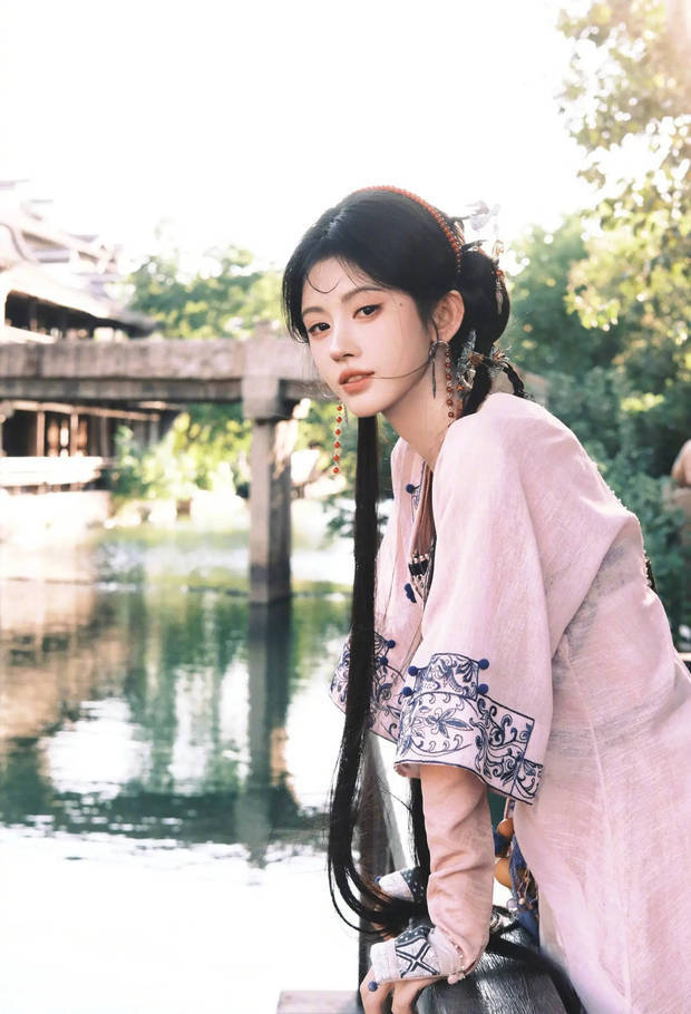 鞠婧祎粉色襦裙《俏皮灵动》嘟嘴甜笑《娇憨可人》-2 鞠婧祎粉色襦裙《俏皮灵动》嘟嘴甜笑《娇憨可人》-2