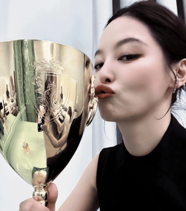 辛芷蕾：野心勃勃，金钱欲望不留遗憾-1