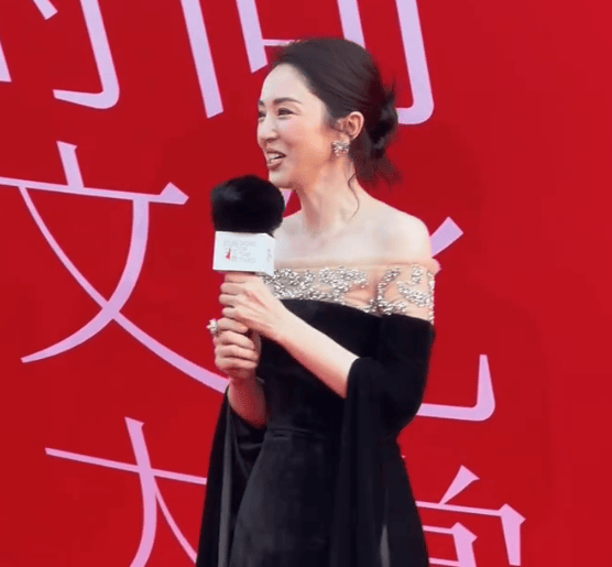 董璇谈张维伊婚姻争议:感谢大家关心!-1 董璇谈张维伊婚姻争议:感谢大家关心!-1