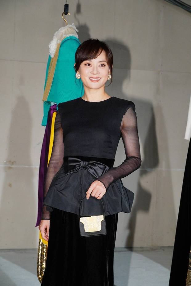 孙俪与何超莲同框：优雅知性PK甜美可人-1