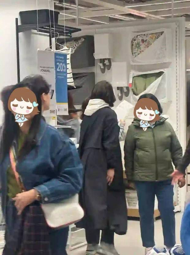 袁咏仪英国伴读 背影高挑状态好-1 袁咏仪英国伴读 背影高挑状态好-1