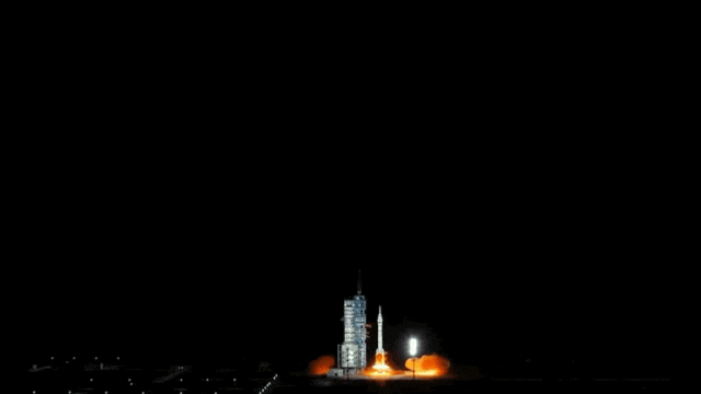 影院新片 | 《窗外是蓝星》：星光洒满人间-2