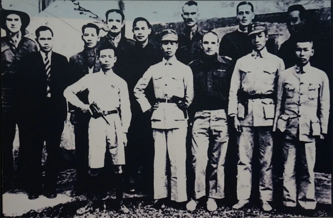 对话伍允龙:揭秘鲜为人知的奇迹营救,他真血性!-1 对话伍允龙:揭秘鲜为人知的奇迹营救,他真血性!-1