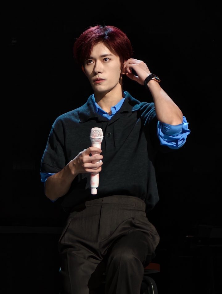 易烊千玺透露：刮痧后洗澡致高烧-1