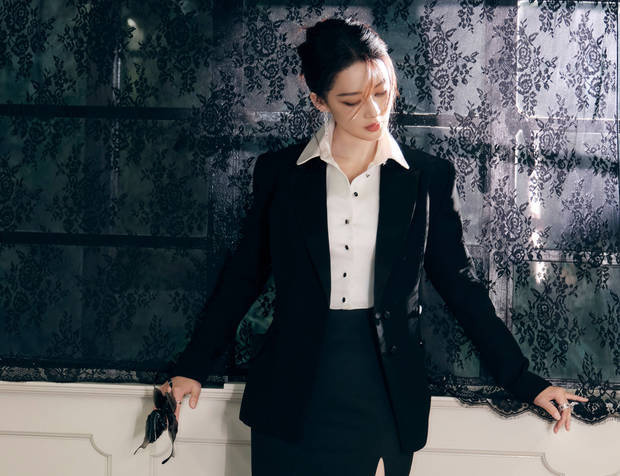 李沁黑色拖地西装裙,尽显华丽大气风姿!-3 李沁黑色拖地西装裙,尽显华丽大气风姿!-3