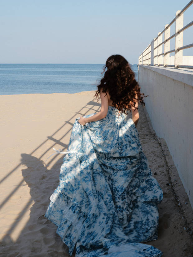 蔡文静着青花瓷国风裙 展现清新魅力-2