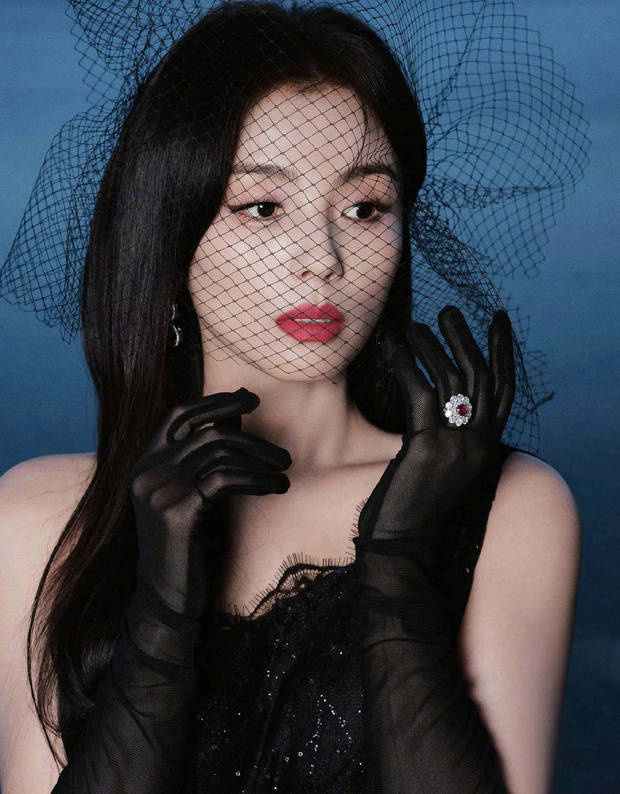 刘涛黑裙亮相，演绎神秘画报风情-1