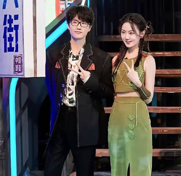 许嵩母亲朋友辟谣：《许嵩与冯禧》9月9日非婚期-1