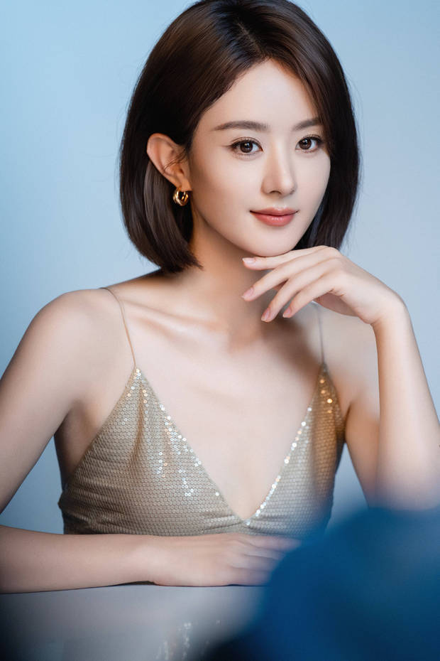 赵丽颖银色吊带裙:温柔干练并存-2 赵丽颖银色吊带裙:温柔干练并存-2