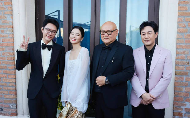 辛芷蕾威尼斯电影节风采：拍戏路上不停歇-1