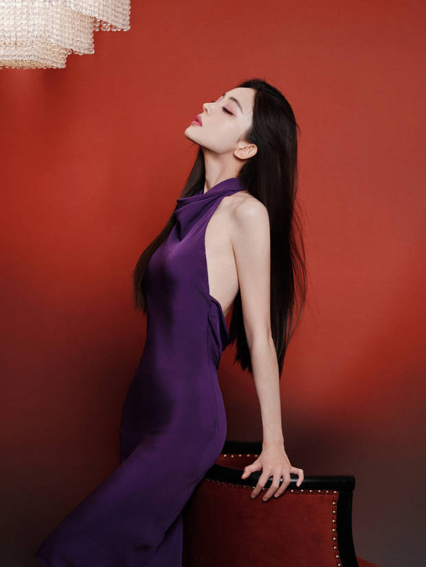 娜扎紫色露背裙惊艳亮相,美貌动人-4 娜扎紫色露背裙惊艳亮相,美貌动人-4