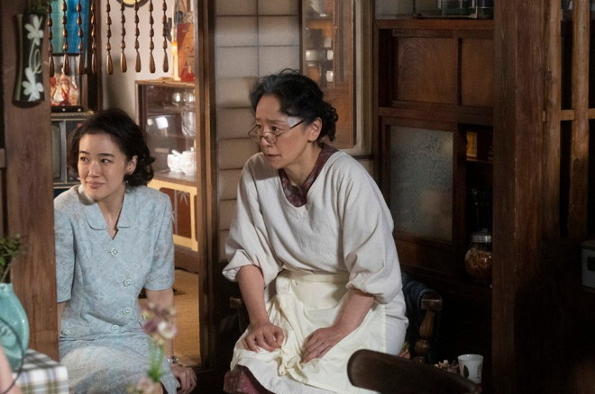 《东京出租车》剧照:苍井优与倍赏千惠子同饰一角-2 《东京出租车》剧照:苍井优与倍赏千惠子同饰一角-2