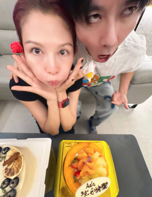 蔡少芬生日喜乐融融!张晋晒《全家福》庆生,夫妻恩爱逗趣乐翻天-3 蔡少芬生日喜乐融融!张晋晒《全家福》庆生,夫妻恩爱逗趣乐翻天-3