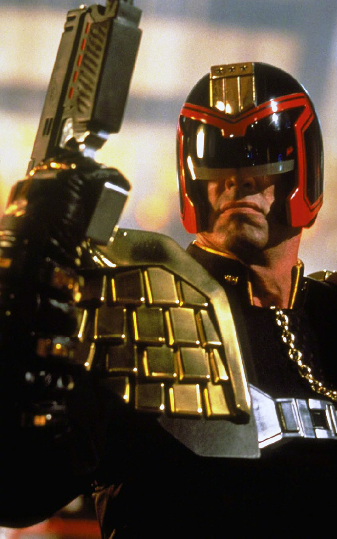 《特警判官》新篇：塔伊加·维迪提执导-1