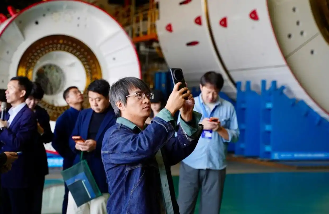 见证大国智造、品味星城烟火，财经名家拆解在湘企业跨周期进阶指南