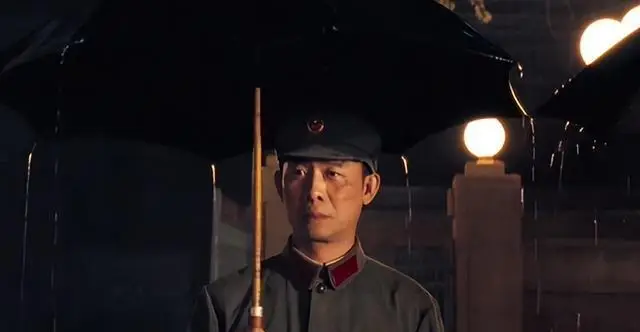 张译携手陈思诚演绎《神探之痕迹》,硬核写实风格引爆国庆档,这部国产罪案新作已具备爆款潜质