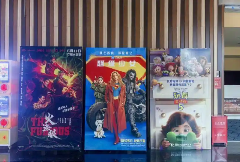 端午影市激战正酣，《我看见两朵一样的云》预售破三千万有望黑马突围