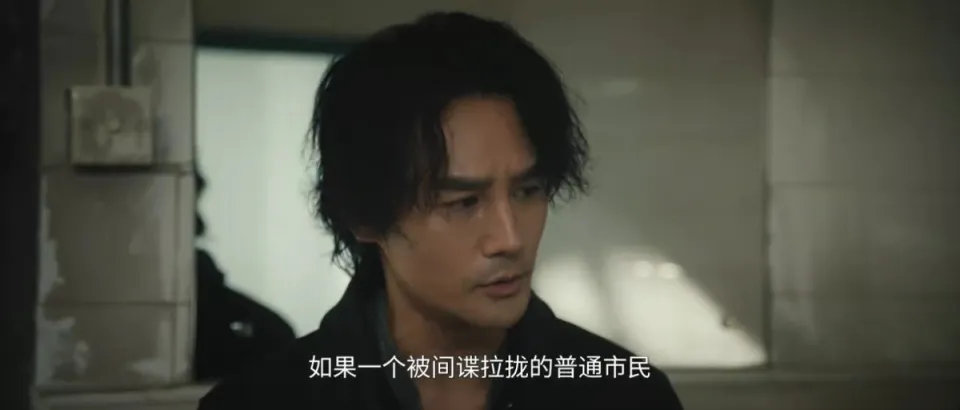 李凤歌为12000叛变害死蒋在珍,何春晓对师父马憩的怀疑终因《交锋》真相大白