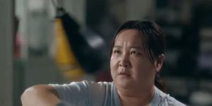 贾玲的体重减轻，王家卫的电影《繁花》制作历时三年，揭示何种信息？