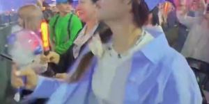 张杰演唱会：陈梦蓝衫变身‘蹦迪少女’