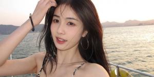 白鹿豹纹吊带 海上怡然自得