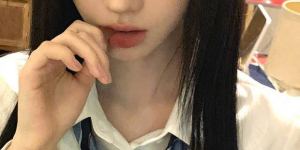 鞠婧祎新学院风造型：黑发齐刘海甜酷来袭