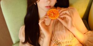 杨超越《粉裙橙妆》甜欲风造型惊艳亮相