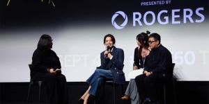 舒淇自编自导《女孩》获国际影展好评，外媒盛赞其细腻真诚