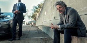 《犯罪101》剧照曝光：锤哥、哈利·贝瑞、马克叔领衔主演