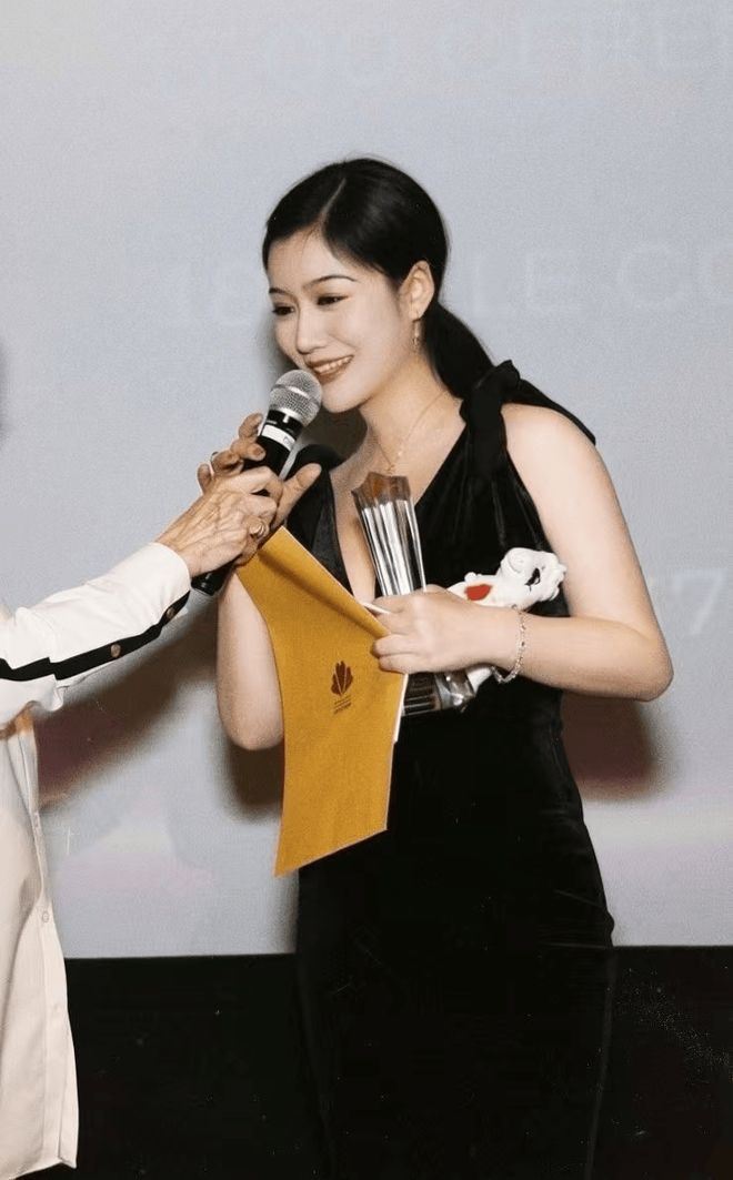 中加电影节尘埃落定,李珈西凭《铁达妮的号》荣膺评审团大奖-2 中加电影节尘埃落定,李珈西凭《铁达妮的号》荣膺评审团大奖-2